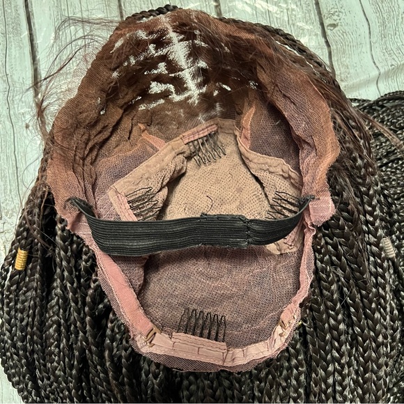 Knotless box braid wig (full lace) - Picture 14 of 15